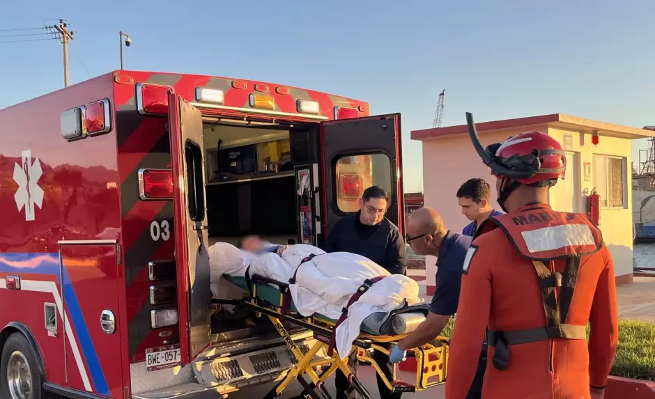 Evac�an a mujer de 34 a�os de un crucero por posible apendicitis en Ensenada