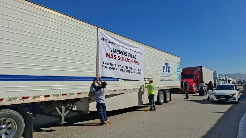 Protestan transportistas en Tijuana por inseguridad y costos