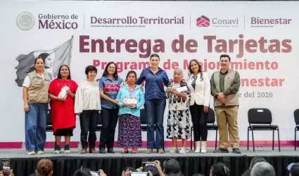 Entregan tarjetas para el mejoramiento de vivienda en Ensenada y San Quint�n