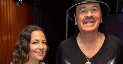 Natalia Lafourcade elogia a Carlos Santana