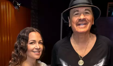 Natalia Lafourcade elogia a Carlos Santana