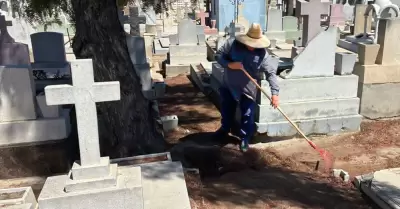 Limpieza de panteones municipales previo al D�a de Muertos