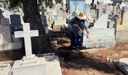 Limpieza de panteones municipales previo al D�a de Muertos
