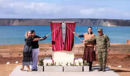 Colocan primera piedra del megapuerto Punta Colonet
