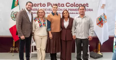Asiste Ismael Burgue�o a la colocaci�n de la primera piedra del Puerto Punta Col